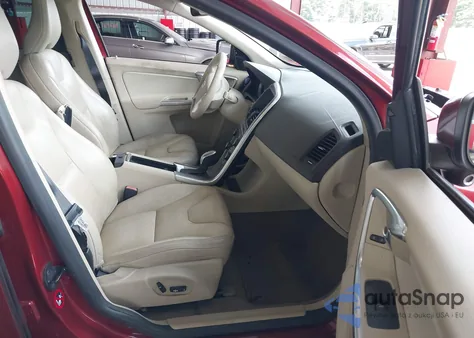 2013 Volvo Xc60 T6 z USA, uszkodzony, nr VIN YV4902DZXD2433327